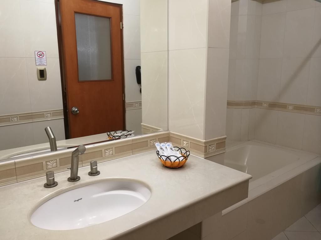 Blue Star Hotel ليما المظهر الخارجي الصورة